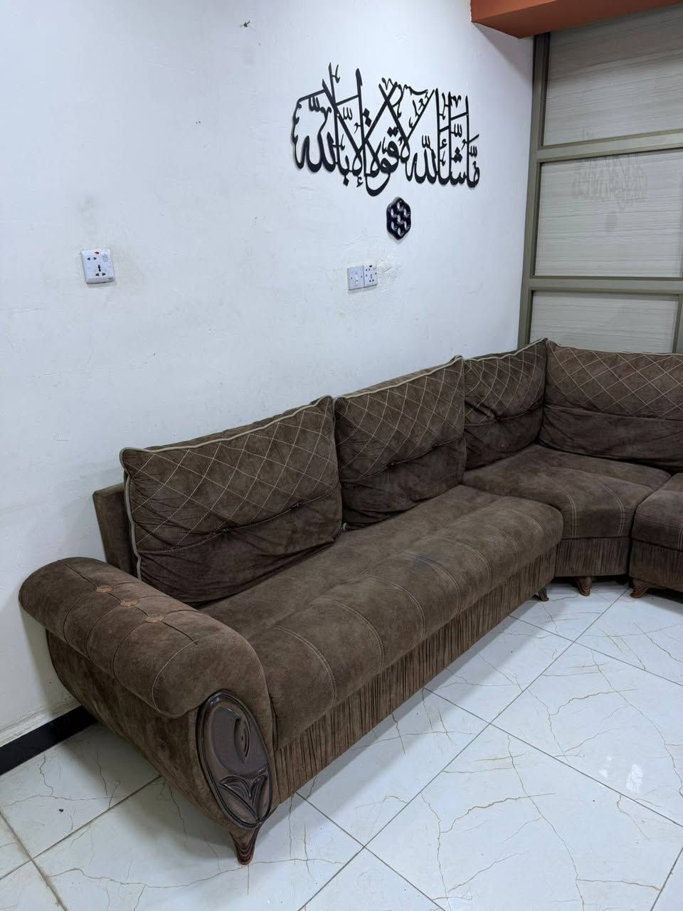 تخم قنفات ديوان للبيع
الطول مترين و٨٠ والعرض مترين و٢٠
السعر ٣٠٠ 
ببغداد البياع 
الاتصال على الرقم ***********
