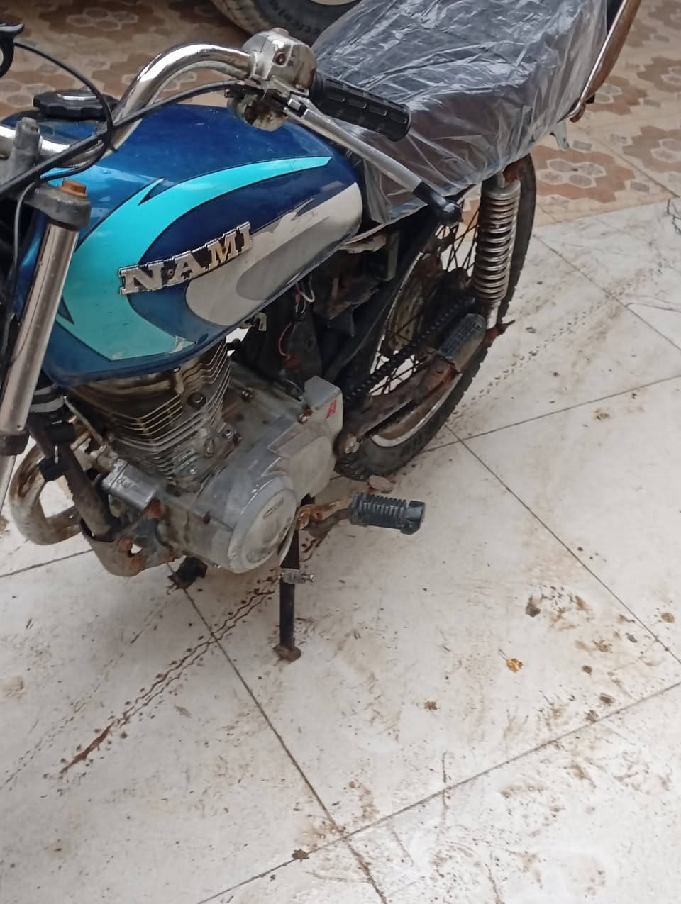 دراجه ايراني محرك ما مفتوح للبيع ادوات سعر 350 وبيه مجال قليل مكاني ابي الخصيب ***********
