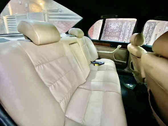 السلام عليكم 
740 اصل بجم عريض اسود ملكي 
موديل 1993
كير ومكينة ومجموعة كاملة لكزز ياباني تويوتا
داخل جلد كريمي
دبل جام 
دركة ستيرن ايرباك
تبريد شغال 
لايت عالي ناصي زينون
ارقام انكليزي بغدادتحويل مباشر
مكان السيارة بغداد الدورة 
السعر 65 $
***********
