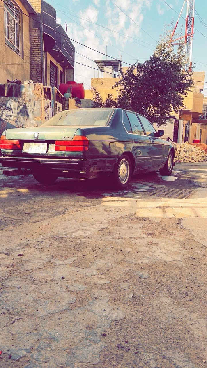 سلام عليكم للبيع بي ام ٧٣٥ سياره مكينه جديده خير من الله كهربائيات كلها شغاله جام وشاير ولايت زنون تبريد شغال صدر جديد تخم تاير غرفتها حلوه سلايد شغال رقم بغداد الماني سنويه مشروع وطني بس صاحبها ماندله اتكفل سرقه وعشاير وهاي ل امور وسياره كيرها مينمر بس بك ليوم صار يحتاجله فلتر مال دهن مطموم السعر ٢٥ورقه وبيها مجال مكان بغداد الشعب ***********
