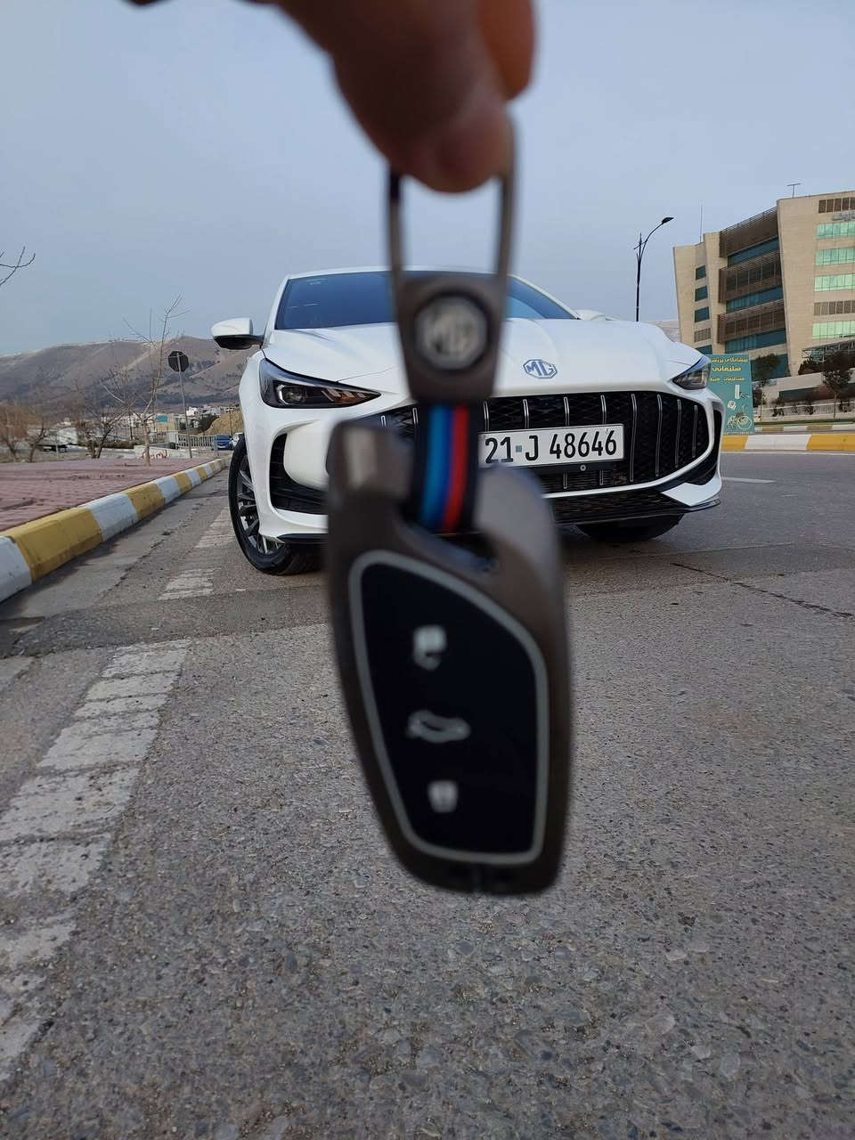 بەناوی خوای گەورە
بۆ فرۆشتن MG GT 2025
فوول مواسەفات سڵاید بێ تۆربۆ
هیچی نییە دەعامی بۆ دەعامی بە شەرت
شاشە فوول ئەکتیڤ و ٦ مۆد
مانگێکە ڕەقەم کراوە و ٣٠٠٠ ڕۆشتووە
بەرگە سوکان و گاعی کەی کیو دی و ناو سنوق ی بۆ کڕدراوە
ڕۆنی لە مۆتڵ گۆڕاوە و بانسی گۆڕاوە
سعری $١٢٥
تکایە لە سعر نازانیت ماڵی خەڵک سوک مەکە
0773 279 85 30
0750 163 84 63
