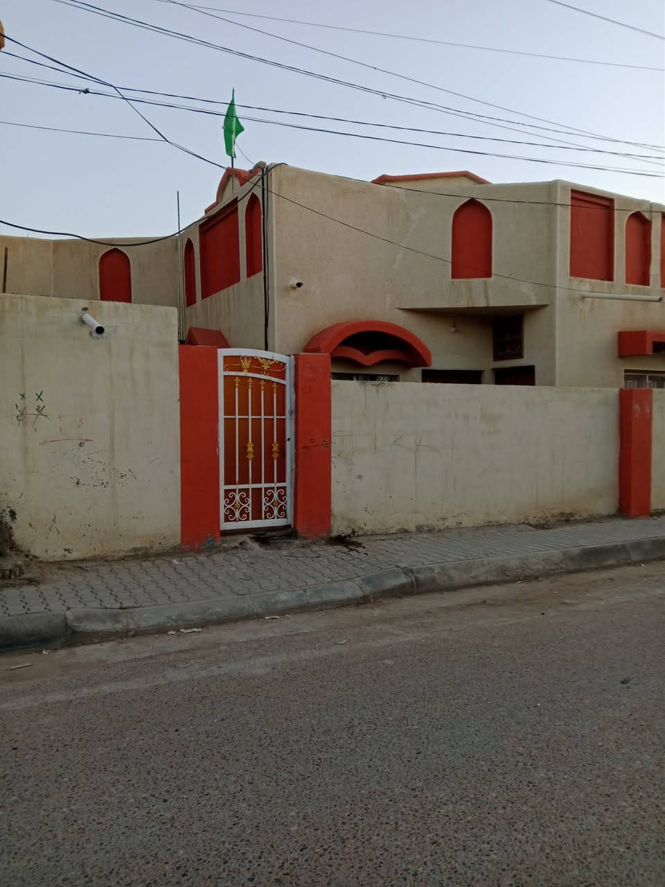 مشتمل للبيع طابو صرف المساحه بلسند 114 واقع حال 150بناء طابوك عكاده يحتوي على غرفتين نوم وصاله ومطبخ واستقبال موقعه الاسكندريه مقابل دور التدريب المهني للاستفسار الاتصال على الرقم ***********
