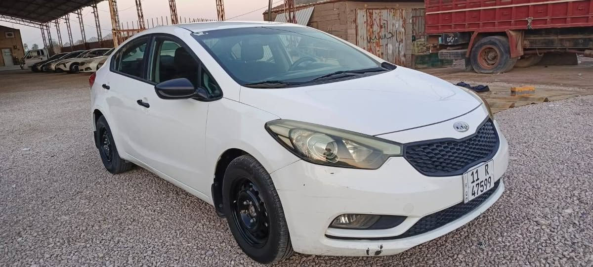 كيا سيراتو موديل ٢٠١٤ رقم بغداد دولي بأسمي محرك ١٦٠٠ بيها صبغ نصف باب فقط بدون عابر أو تبديل السيارة جاهزة تبريد حداديه محرك وكير شرط السعر ١١٠ ورقة نقد أو مراوس مكان السيارة السماوه الرميثه للاتصال *********** او ***********
