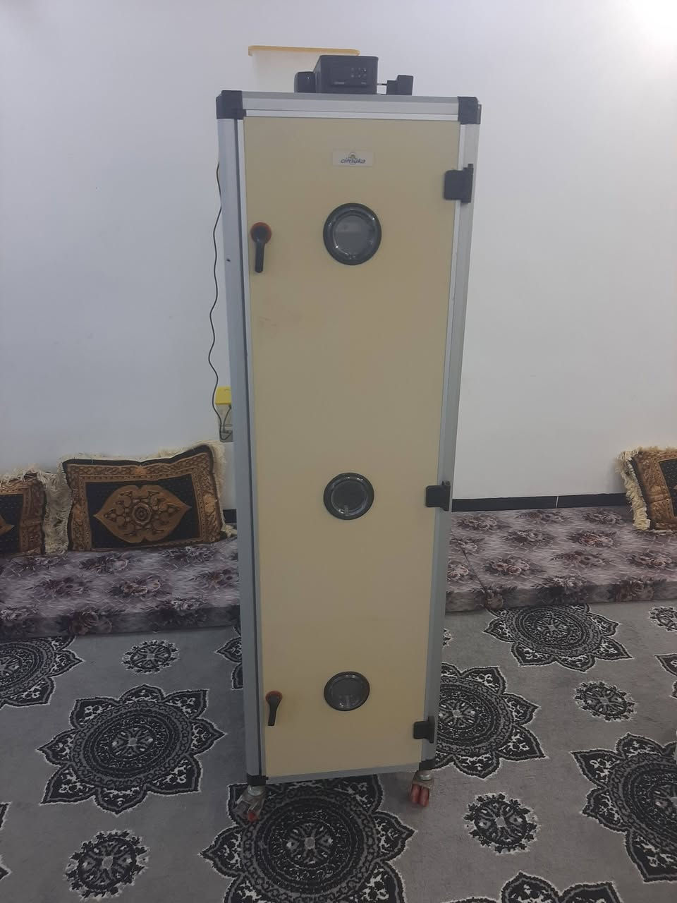 متاح فقاسة  جيموكا 700  بيضه مستعمله قليل اخت جديد نسبه تفقيس ٩٩%وغنيه عن تعريف اخوان الي يريد يتصللل
رقم الهاتف 
***********
         و
***********
المكان صلاح الدين تكريت
{ متاح فقط الاتصال }
