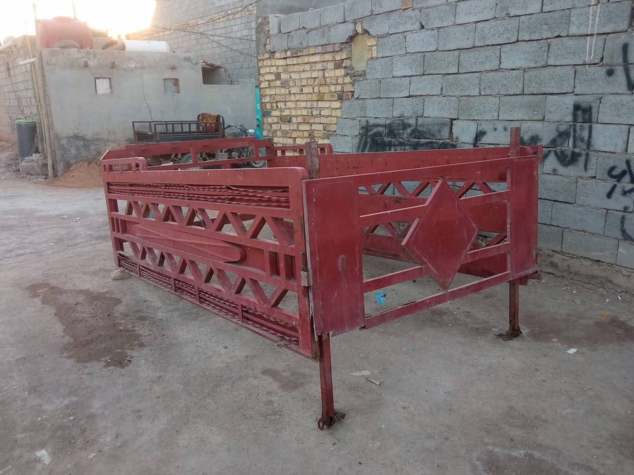 السلام عليكم محجر كيه للبيع السعر 150المكان النجف ***********
