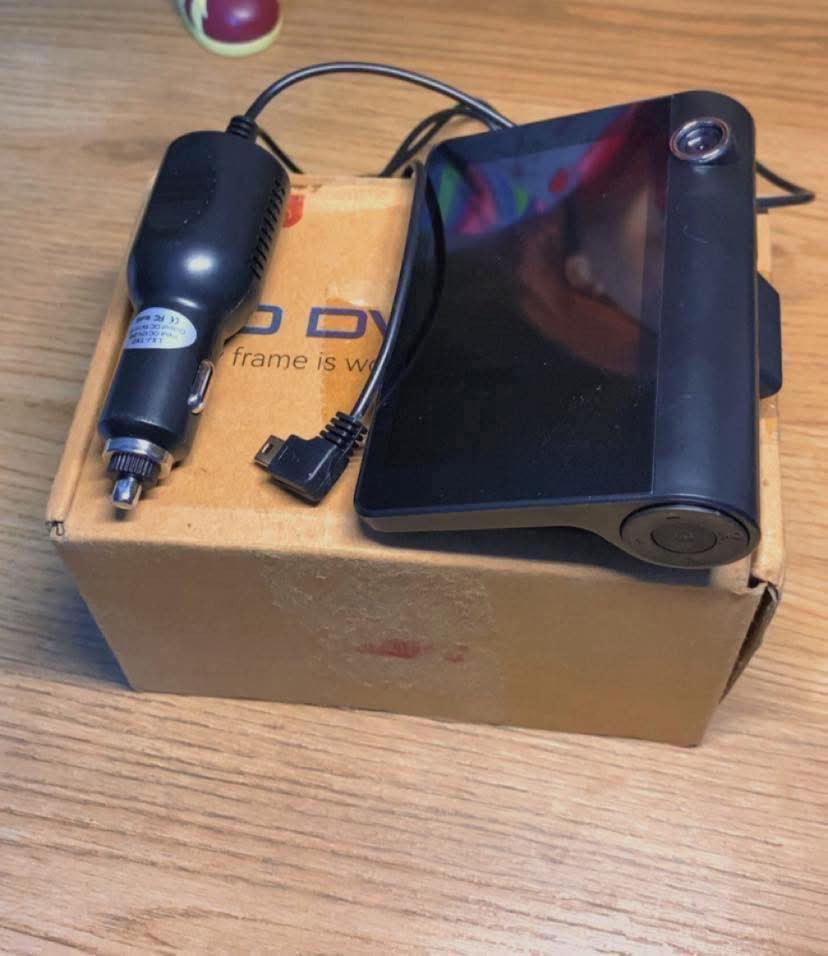 سلام عليكم 🫡 
حبايب متوفر داش كام HD DVR
جديد غير مستخدم فحص أمام المندوب قبل تسليم المبلغ 

بسعر 20,000 دينار مع التوصيل 🤍🌺

🚚يوجد خدمة توصيل لجميع المحافظات


**إذا كنت صاحب هذا الإعلان وتريد حذفه لأي سبب، رجاءا أرسل رسالة إلى الدعم الفني**