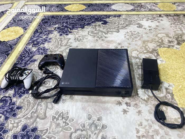 للبيع اكس بوكس وان فات باب اول ما داخل تصليح ابد شغال كلشي مابي شرط الفحص مع ملحقاته كاملة و مع جويستك 2 شغالات مع إلعاب قويات مشتريهن دائميات 

العاب الدائمية GTA5 و فورزا 5وفيفا 25 و26 ومافيا وحرب اما العاب المشتركة pes21و WW2k25 التواصل على الرقم *********** واتساب السعر ١٣٠ وبي مجال
