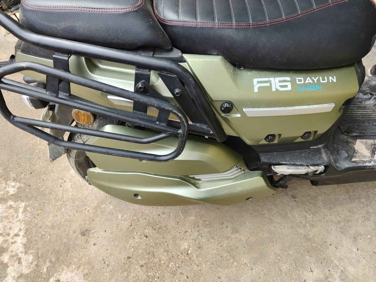 السلام عليكم دراجة شحن ليثيوم  30 امبير 72 فولت تمشي من 70 كيلو الى 90 كيلو بيهه سماعات منه وبيهه اباجي ملف 2000للبيع بعدهه جديدة زيرو مماشية استخدام شهرين مطالع بيهة سعره مليون 400 مكاني أبو غريب هاذا رقمي بي واتساب ***********
