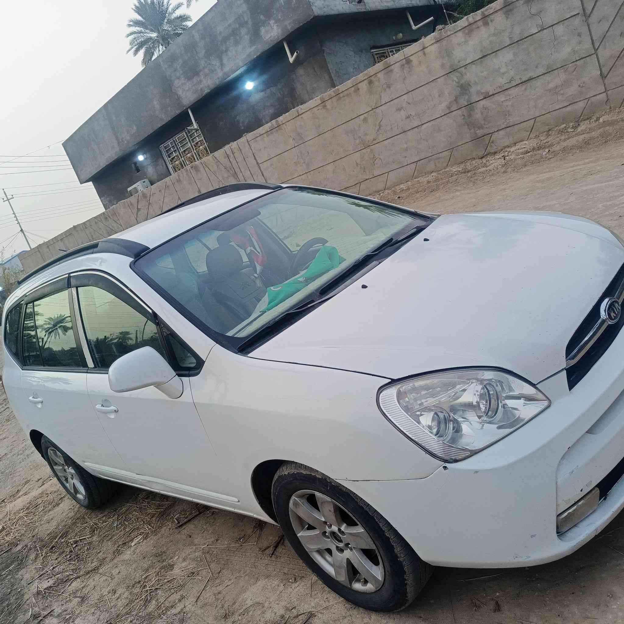 السلام عليكم سياره كيا روندو 2008لون ابيض مكينه سته سلندر 2700 السياره بيه ثلاث قطع صبغ ولباقي مكفول السونار مرفق ويه الصور    تبريد قطعتين ثلج لايتات زنون سياره شاشه وكامره   مكينه وكير  تخم تاير جديد السعر ٩٥وبيه مجال  مكان السياره كربلاء الابراهيميه ***********
