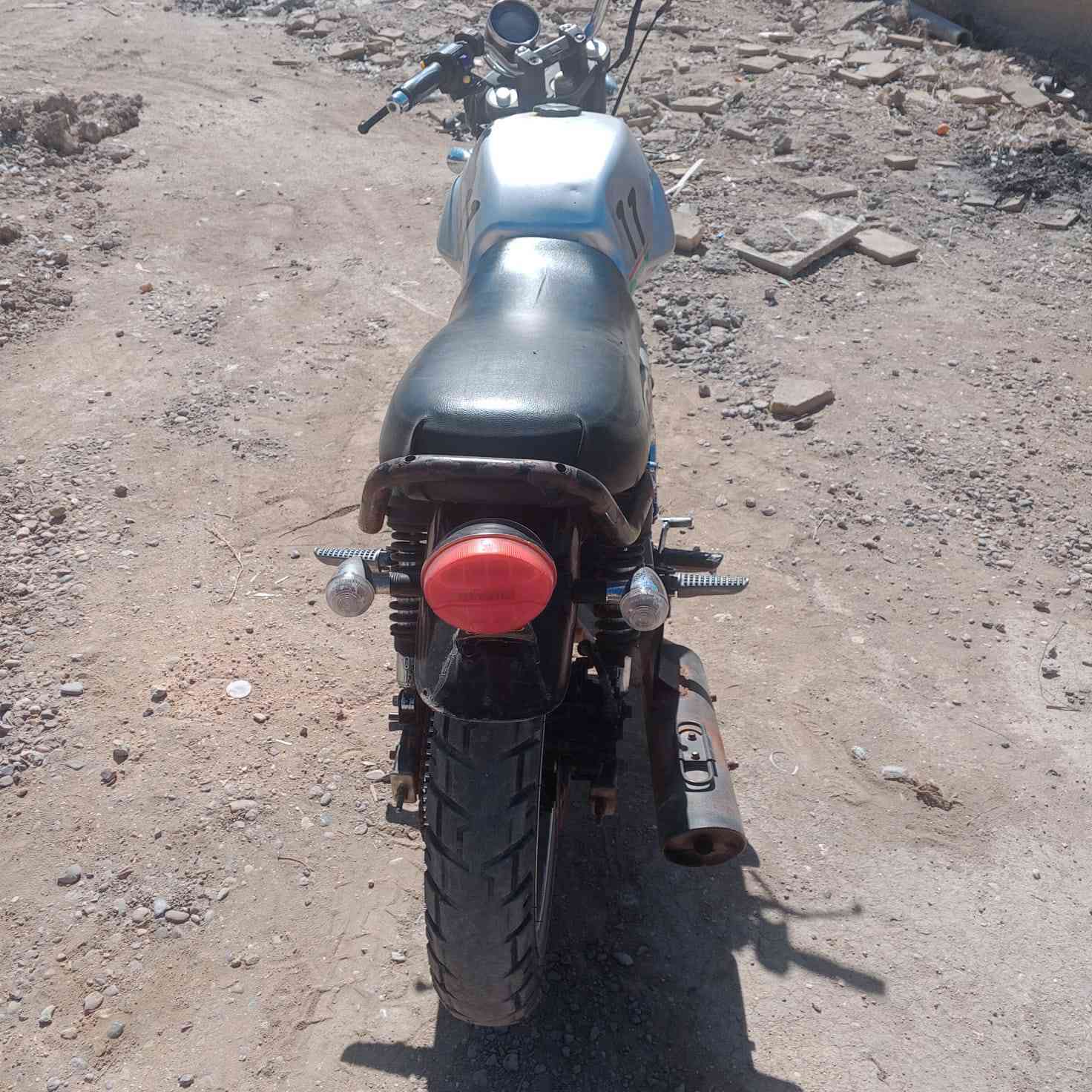 دراجه لايتي موديل 20 اوراق أصولي نضيفه كلش شوفت عينكم السعر 850 أو بيه مجال الشراي يتصل ***********
