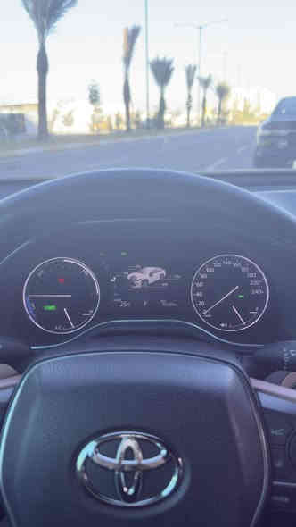 السلام عليكم سيارة AVALON 2021 خليجي مكفولة من كلشي السيارة كاملة ما بيها نقص سيارة مواصفات LIMITED  يعني فول 
بصمة 
سلايد روف 
تحكمات ستيرن 
شاشة جبيرة 
كشنات جلد  تحكم كهرباء 
كامرات 360 درجة 
مري شفط 
محرك هايبرد وبانزين 
بيها تضليل حراري 
السيارة ماشية 74381 كيلو متر 
السيارة كدامكم بالصور معايبها شي ولا نقصها شي وبالحقيقه احلى بعد 
السعر 25 الف دولار 
التواصل واتساب ***********
