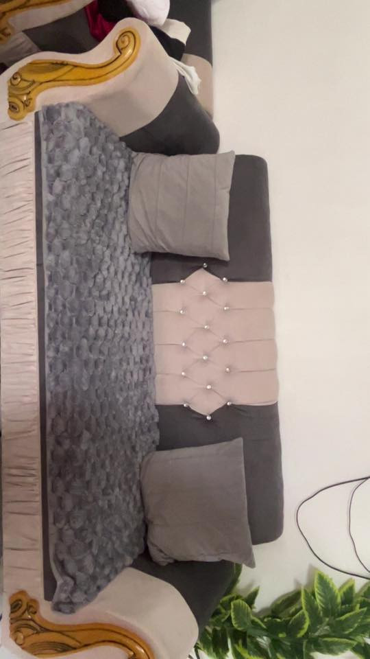 السلام عليكم تخم نظيف 11 مقعد السعر 150 للاتصال ***********
