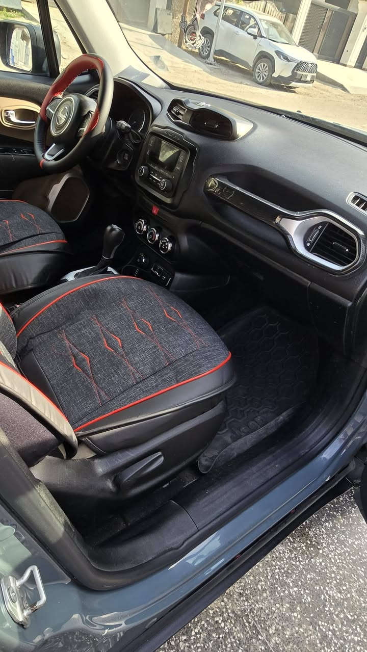 السلام عليكم جيب رنيكيد ٢٠١٧ فور ويل محرك ٢٤٠٠ حادثها باب سايق وجاملغ امامي من الاسفل ايرباك تكمة فقط بجم كبس بدون حادث 
السيارة بيها صبغ حزام اثر شخوط متعمدة 
سيارة علي ايدي ما ناقصها اي شي 
الممشى ١٠٥ الف كيلو 
للبيع فقط السعر المطلوب ١٠٥ بيها مجال للجادين للتواصل ع الخاص وشكرا
تحياتي للجميع ورمضان كريم


**إذا كنت صاحب هذا الإعلان وتريد حذفه لأي سبب، رجاءا أرسل رسالة إلى الدعم الفني**