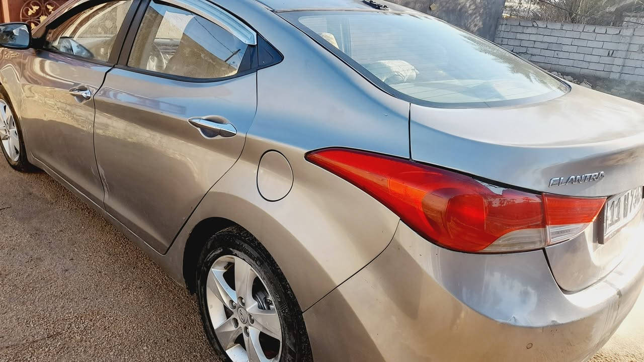 النترا 2015 ادوات گصة جنطه سياره جديده بالكارتون ارقام انگليزي وسنويه عظم مكينه وگير وحداديه وتبريد على الشرط  السعر 46 بي مجال للتواصل ***********
