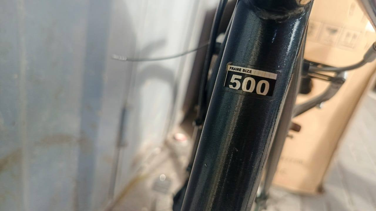 شيفاكس صناعة فرنسية حجم 28 سستم شيمانو تورني  7x3  كيورة سحب دفع دبل أمامي شغال تخم تايرات خط ابيض دراجة وضع حاوية كاملة من اي نقص السعر ١٤٠ مكاني بغداد مدينة الصدر  ويتوفر توصيل***********
