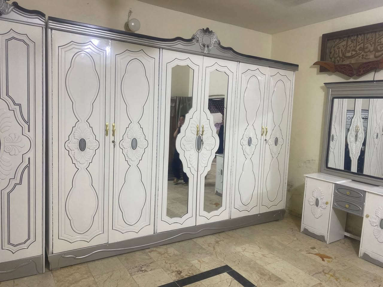 سلام عليكم غرفة ستعمال قليل البيع.  اخذناهة ١٤٠٠ رايدهة 850 /. *********** / مكاني بغداد بلديات

