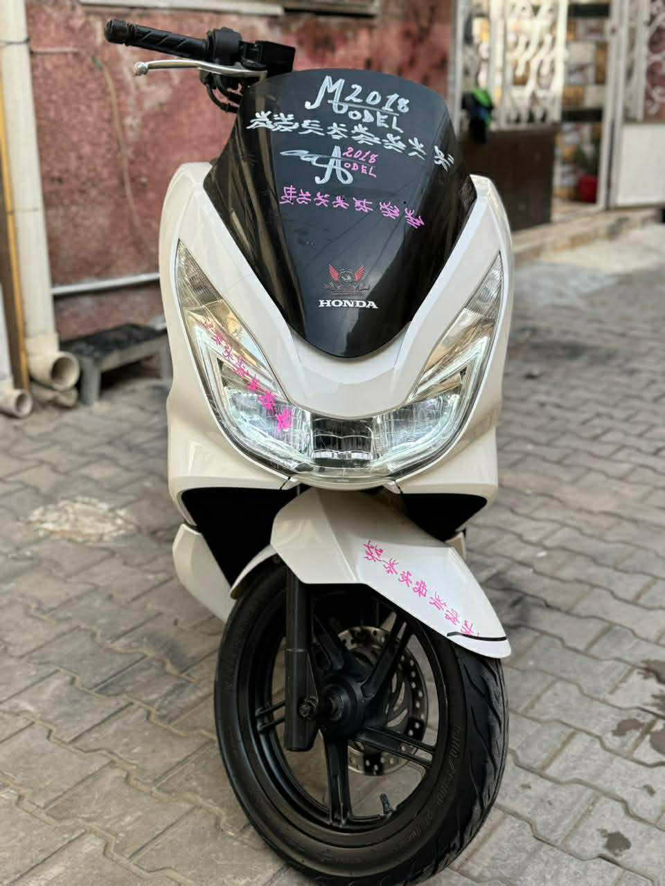 السلام عليكم للبيع دراجه pcxجيل ثاني  ياباني اصلي دراجة مال رمبه ماخذها رمبه الدراجه على ايدي 
الاصلي دراجه جديده مال جناي
الاصلي دراجه كامله أستان كهربائي حساس ازدحام ٢ دراجه جديده الدراجه مكينه لوك برغي ممفتوح بيهه شلعا معدل خير من اللّٰه دراجه تكول جديده بمعنئ الكلمه واحلا من الصور دراجة مكينه مكفوله اي نقص مابيه
السعر ١٣ ورقه    وبيه مجال بصيط 
اي استفسار*********** بغداد الصالحيه بغداد, العراق
