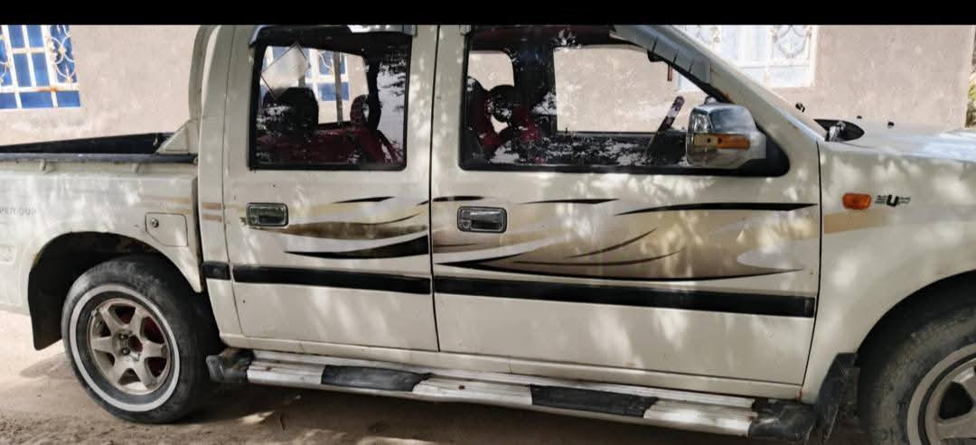 سلام عليكم بيكم فتون موديل 2013 سياره نظيفه وجاهزه من كلشي مكينه وكير وحداديه والباقي شوف العين السعر. 45 وبيه. مجال
رقم. الهاتف. 
اثير. : ***********
اسيا:   ***********
