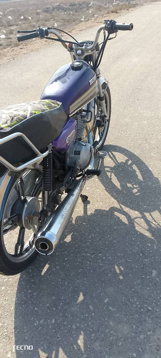 سلام عليكم دراجه سيفان البيع موديل 21 دراجه نضيفه عوزهه بس كهربائيات كابريتر جديده تايرات جديده دراجه نضيفه كلش شاصي نضيف تانكي جديد هندر جديد صالنصه مال تايكر صوت يخبل مكينه مفتوحه مبدل بيهه بس لاستيك ولف شلعه فول معدل فول اترايك وين ماتريد الدراجه كلك كلك مكفوله الوراق عندي ضاعات السعر 325وبيهه مجال المكان بابل القاسم خابرني وبيك خير ودلل ***********
