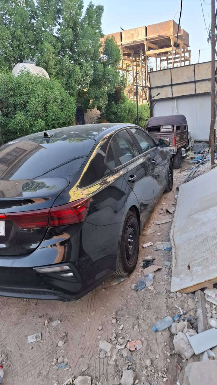 كيا فورتي 2020 بيها قطعة وحده جاملغ امامي السعر 120للاستفسار الاتصال بالرقم  ***********.
