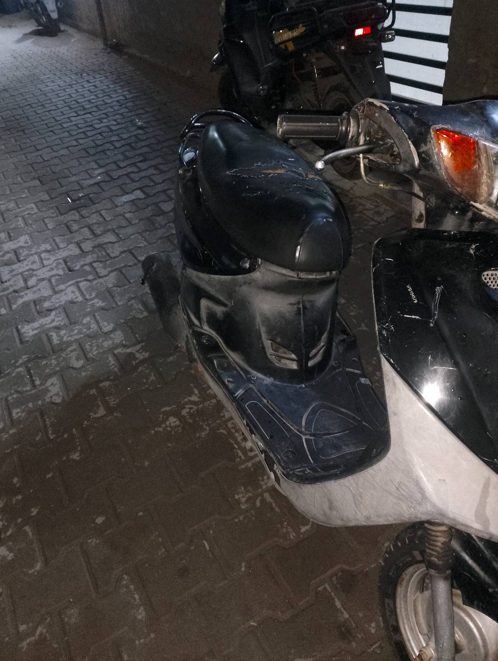 دراجه ماكس قجمه سرعه محرك مامفتوح كفرات مابيهن شي سلف وهندر شلعه ومعدل مناقصه اي شيي السعر 250