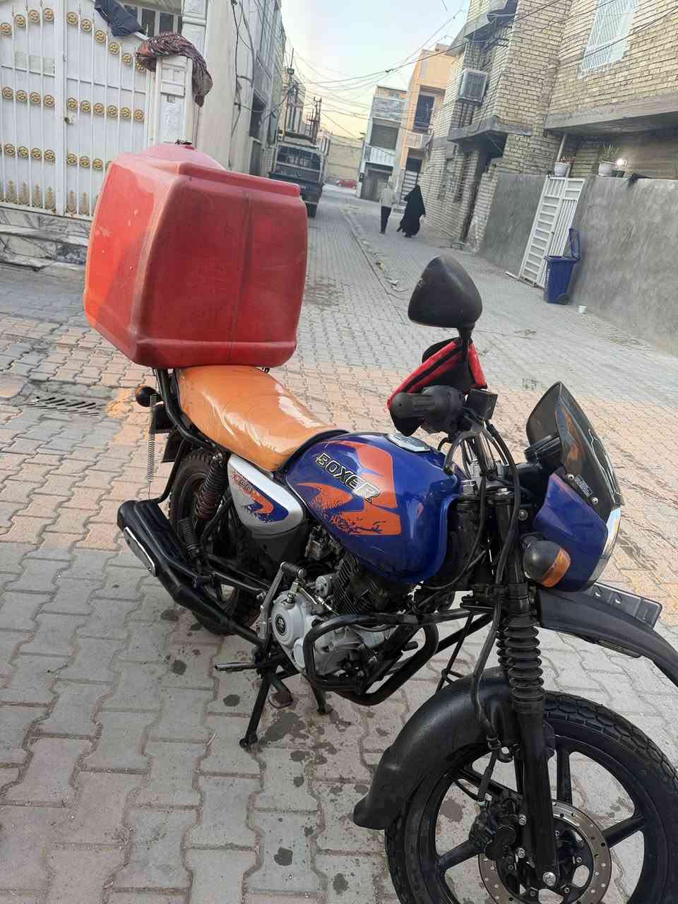 السلا عليكم دراجة بوكسر جبلي لبيع مرقمه بسمي
موديل 2023 دراجه لا مجفته ولاشي وممشتغل بيه دلفري هواي تجي تشوف دراجه تحويل ثاني يوم سعر مليونين وميه وبيه مجال ***********
