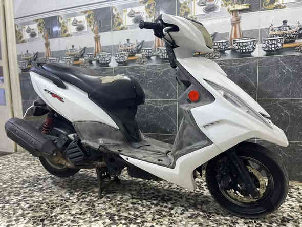 السلام عليكم دراجه جي تي ار
بلادي مكينه مفوله شك الكاع
مانقصها برغي كامله مانقصهة اي شي 
السعر   750 بيهه مجال بسيط 
كهربائيات كله شغال معدل 
صار 3 اشهر نازله من الرمبه 
منفيس + مكاتبه موجوده 
العنوان : بغداد مدينه الصدر  
الاورفلي قرب العماره البرتقاليه
للاستفسار  : ***********
