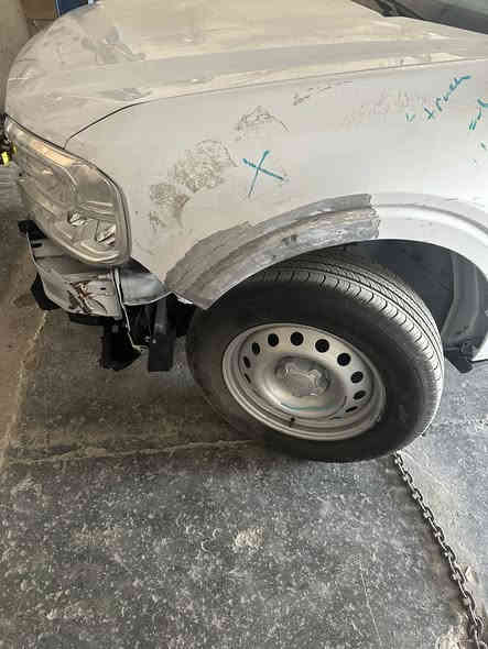 فورد مافرك ٢٠٢٤ xl هايبرد ماشية فقط ٧٠٠ ميل الضرر فقط صبغ هلال الجاملغ وتحت البك الخلفي كما موضح بالصور
***********
