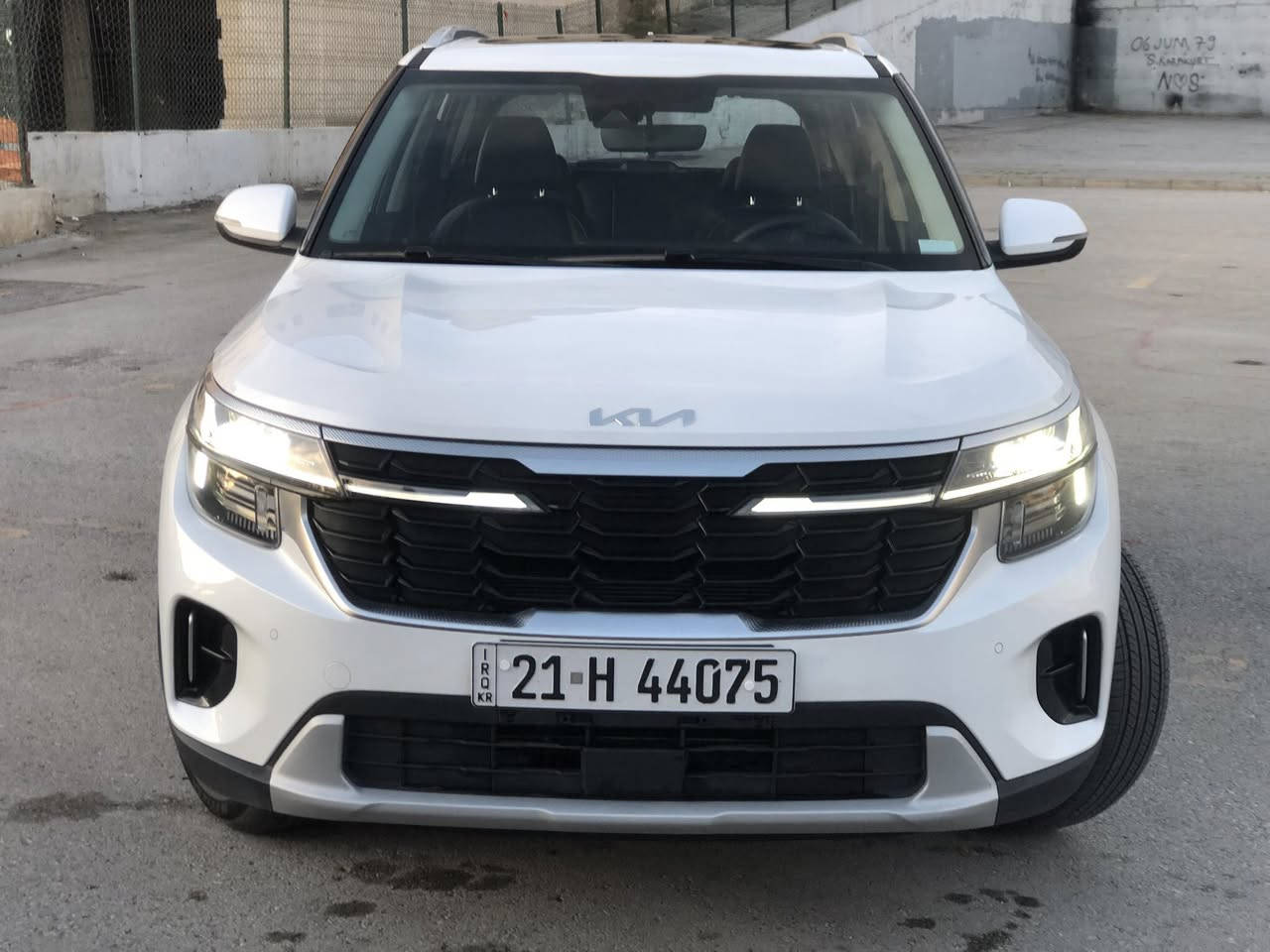 كيا سيلتوز 2025
وارد خليجي 
محرك 1500cc دبل نوزل 
 
بنوراما 
كشن جلد 
تبريد قطعتين 
شاشة gps
كيجات الكتروني 
ايرباك 🔟 
حساسات امامي خلفي 
كامرة دوارة 
رادار تفاعلي 
بك لايت led 
لايتات زنون +لد 
ويل كب اسود 
انضمة قيادة متعددة
ماشية 12.500km
للاستفسار 
***********
موقع:كركوك
