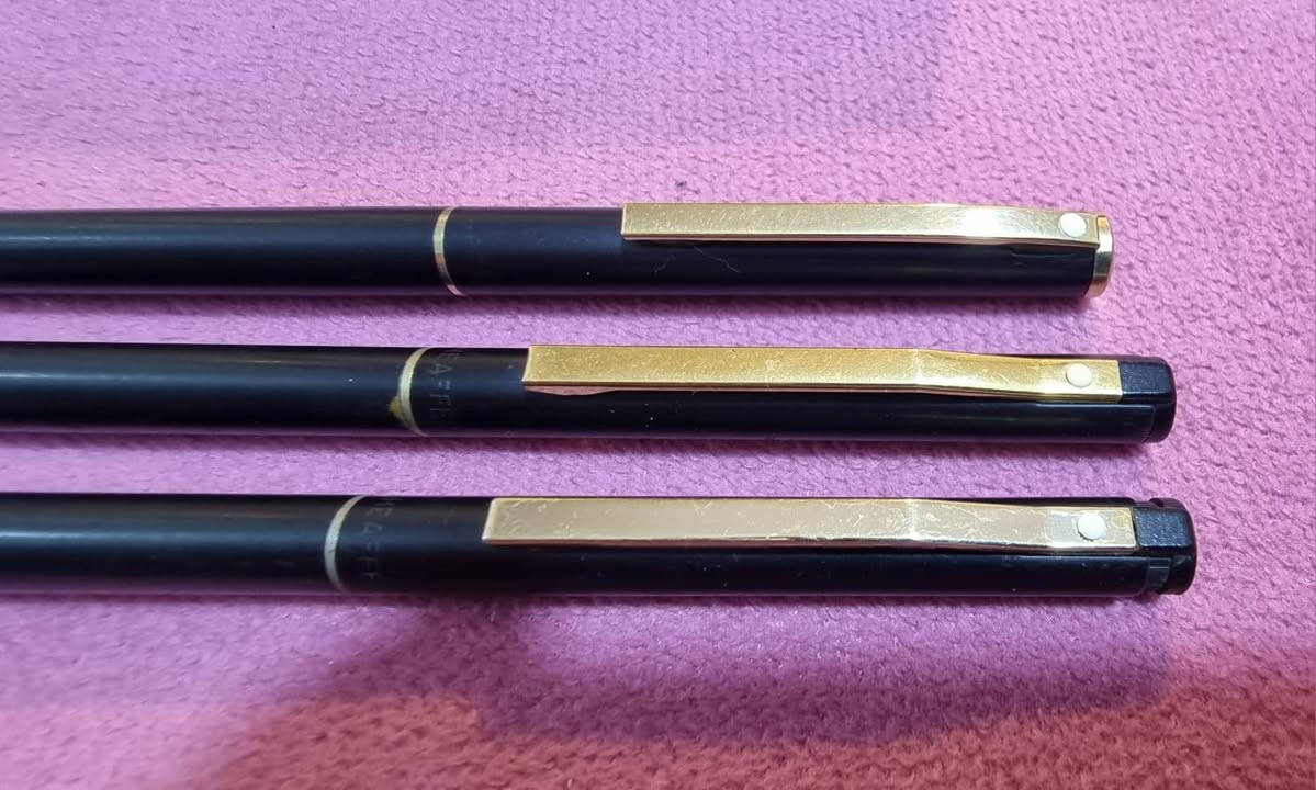 السلام عليكم  ٣  اقلام شيقر امريكي قديم اصلي السعر  65 الف


**إذا كنت صاحب هذا الإعلان وتريد حذفه لأي سبب، رجاءا أرسل رسالة إلى الدعم الفني**