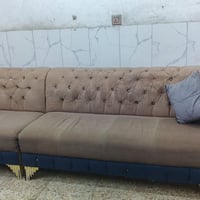 تخم ديوان 8 مقعد نظيف   سعره 170 وبي مجال مكان  البياع يوجد توصيل بكرو...