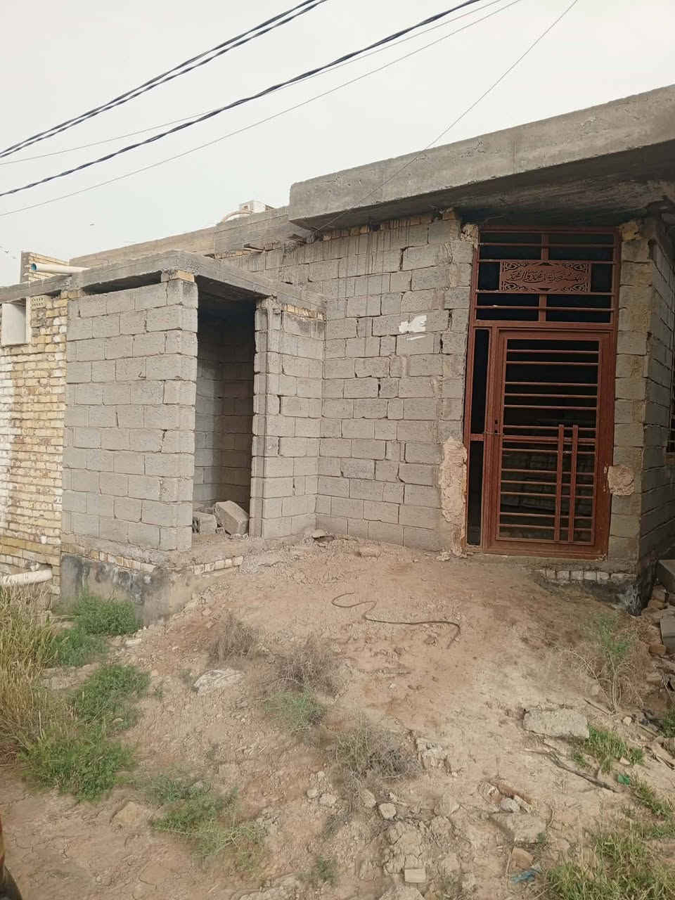 السلام عليكم
هيكل للبيع ( طابو زراعي ) سند ٢٥ المساحه ١٢٥ متر العنوان بالسده بكاع بيت رزين مسافه عن الكورنيش ١٥٠ متر خدمات كامله تبليط + ماء + كهرباء تفاصيل البيت رباط ارضي بناء بلوك والسكف صب يتكون من // غرفه + صاله + ستقبال + مطبخ + صحيات + حديقه خلف البيت السعر المطلوب ( 38 ) مليون وبي مجال الاستفسار اكثر // *********** // ***********
