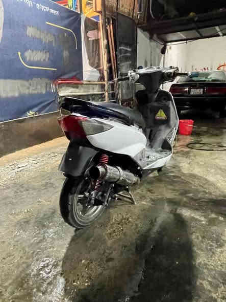 سكنس نثية بوشة ٥٨ونص
دراجة خير من الله شلعة ومعدل

بيهة كلجات رياضي وصالنصة رياضي

ترهم مراوس حسب القناعه 

لسعر٦٥٠ وبيهة مجال مكاني بغداد

***********
