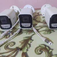 كامرات فلاش للبيع درجه اوله  ستخدام  قليل السعر ٥٠ وبيهن مجال  ٠٧٧١٧١٧...