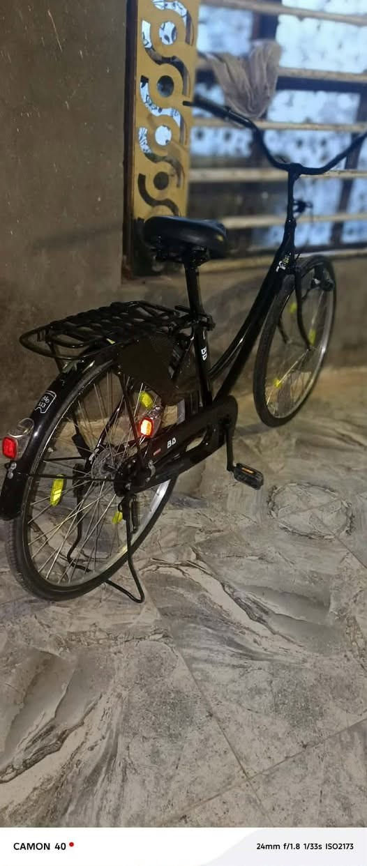 سلام عليكم باسكل للبيع حجم26فول نضافه  لون اسود كامل غراضه لسعر 160وبي مجال مكان طويريج لخيرات ابرويه


**إذا كنت صاحب هذا الإعلان وتريد حذفه لأي سبب، رجاءا أرسل رسالة إلى الدعم الفني**