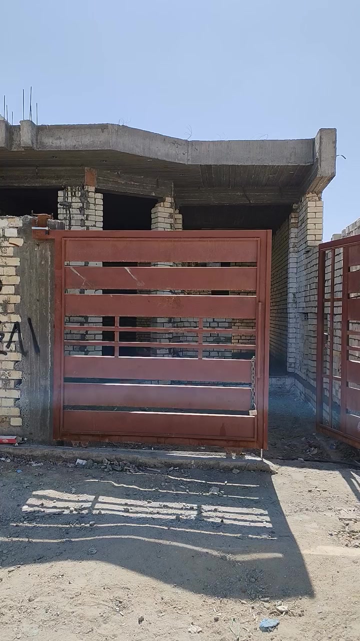 #للبيع_دارهيكل مساحه ١٢٥متر
#حي١٨العسكري_الجديد بناء طابوق درجه اولى يحتوي البيت على غرفت نوم واستقبال وصاله كبيره وكراج وصحيات  شارع ١٠متر داخل حي كامل خدمات تبليط ومي وكهرباء
#بسعرمناسب للاستفسار الاتصال على الرقم *********** *********** او خاص
