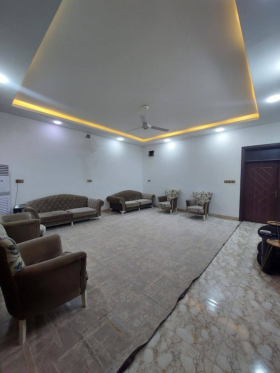 🔴معارض او بيع بسعر مناسب جداً  
دار بموقع مميز في حي التعليم العالي
المساحة :- 300متر 
الواجهة :- 12متر 
خدمات كاملة { ماء /كهرباء/تبليط }
نوع السند:- سند طابو الزهور 
طابقين يحتوي على 5 غرف نوم 3 منهم بيهم (سويت)
اكثر تفاصيل اتصل على الرقم أو التواصل عبر الخاص
☎️***********
☎️***********
#مكتب_شيال_العلم
🔔✨ تابعونا على الصفحة واضغطوا متابعة + علّقوا بكلمة (تم) ✅ حتى توصلكم كل منشوراتنا أول بأول 🏡📢
