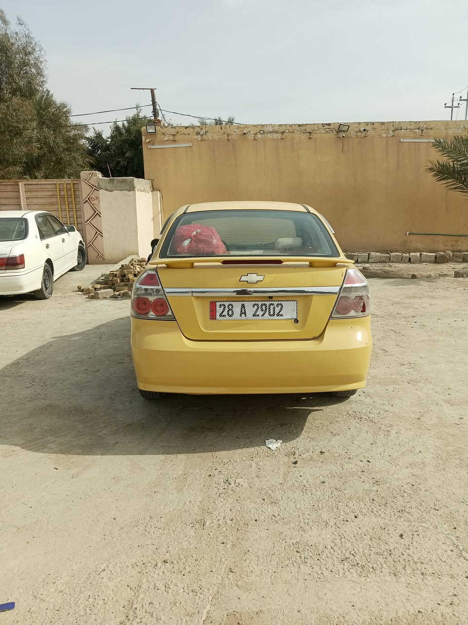 سلام عليكم ورحمه الله وبركاته
سياره افيو للبيع موديل ٩ أوتماتيك مصفره هيئه وغرامات ومداور ثاني يوم رقم انكليزي باسمي سنويه لحد ٢٠٣١ فول مواصفات فتحه تحكمات وارد امريكي محرك مفتوح المرغوب شاشه حداديه كير محرك كهربائيات كله نضيف 
متصرف عليها ألف دينار گبل للشارع السعر 58 وبيها مجال 
*********** مكان كربلاء 
اليوم متواجد بلنجف
