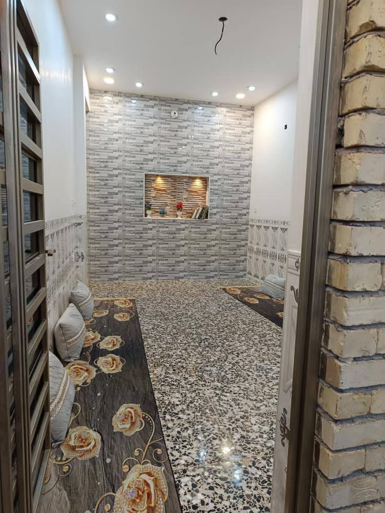 السلام عليكم دار للبيع المساحة 108(فقط مكاتبه )بناء جديد درجة اولى طابق واحد فقط استارة بيتونه المكان بلديات خلف الصحفيين قرب مضيف السواعد اكثر تفاصيل ***********..يرهم بيع او امراوس
