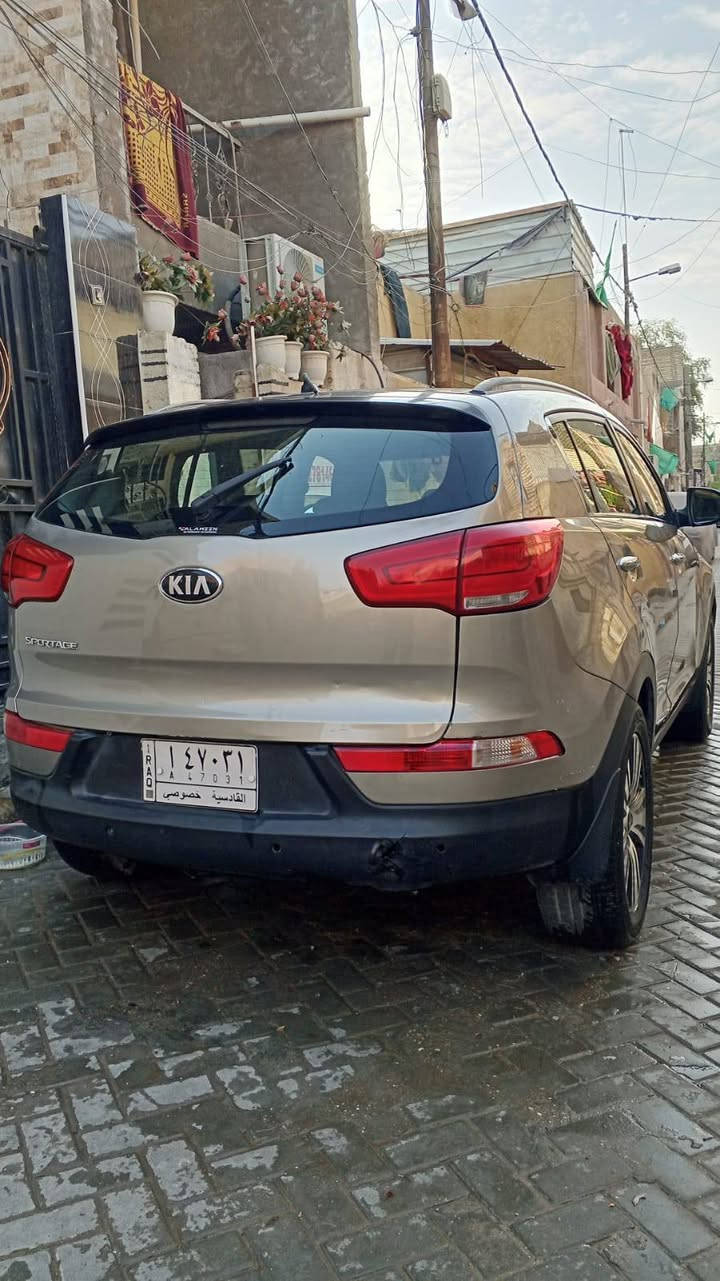 السلام عليكم سبورتج موديل 2016 خليجي مكفولة من الضرر والصبغ
بانوراما 
مري شفط
محرك وكير  كفاله 
شاشه 
كاميرا خلفيه 
تبريد 
السعر 142 ورقة
المكان بغداد مدينة الصدر 
للتواصل والاستفسار 
***********
