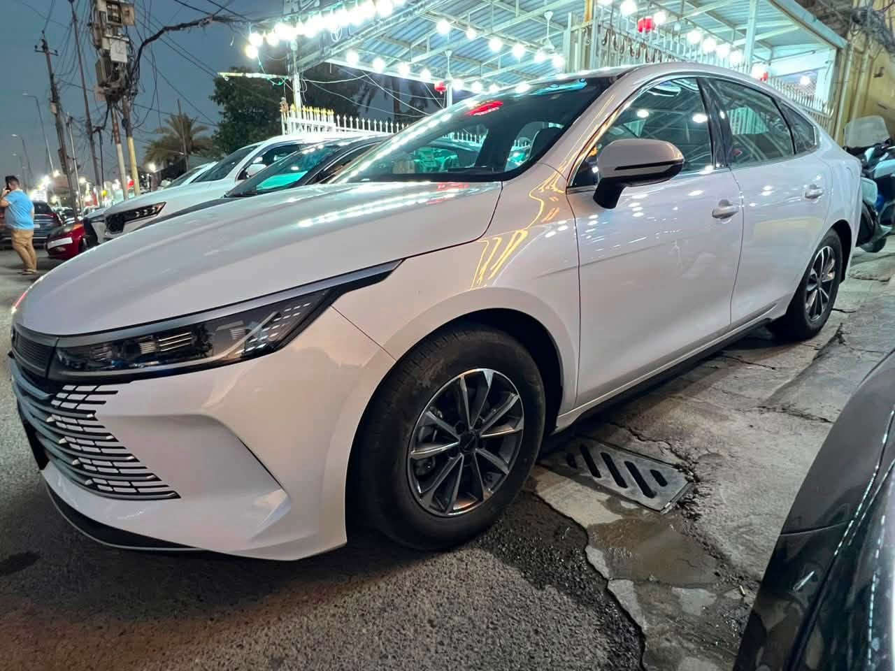 🚘 BYD DESTROYER 05 2025 🚘
بي واي دي دستروير مديل 2025 

# مرقم_اربيل 22 

بأسم شركه عدها فرع في أربيل والديوانية والنجف  تريد وكاله او تحويل موجود ومتوفر

ماشيه 11 الف الكلي 

كفاله عامه بوضع الشركة 

شاشة جبيره دواره 

تحكمات ستيرن جهتين 

كشنات جلد لونين رياضي

ويل كروم

وباقي المواصفات معروفه بالصوره

مكان السياره بغداد / حي القاهرة 

السعر المطلوب 19800 وبيها مجال بسيط 

***********

