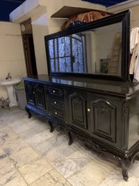 فاترينه خشب ٥مم • تحفير يدوي • كنتور ٥ بيبان