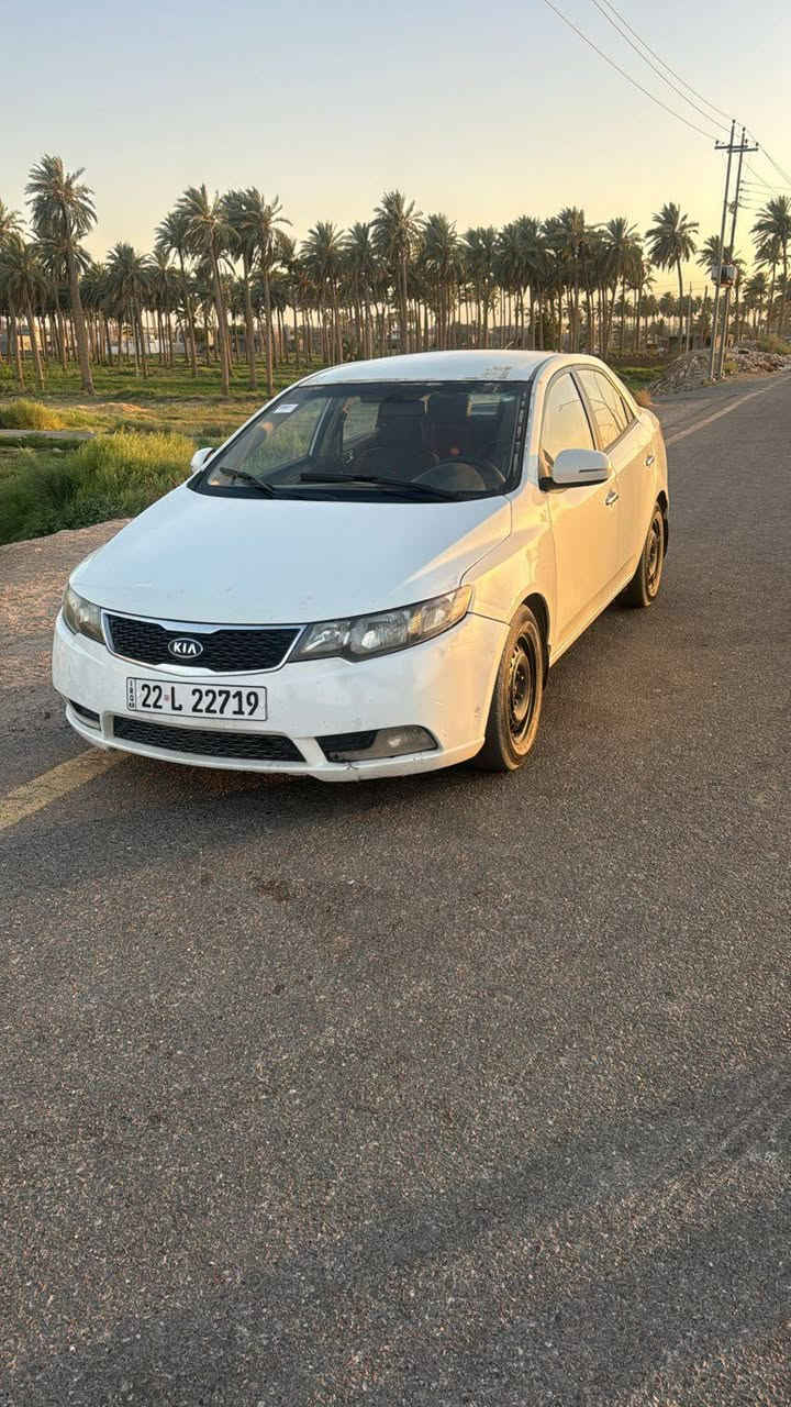 سياره سيراتو موديل 2013.  رقم اربيل بيه صفحه السايق مصبوغة سنويه جديده باسمي تحويل ثاني يوم مابيه اي نقص السعر 70 وبيه مجال مكان سياره الانبار رمادي حصيبه الشرقيه  ***********
