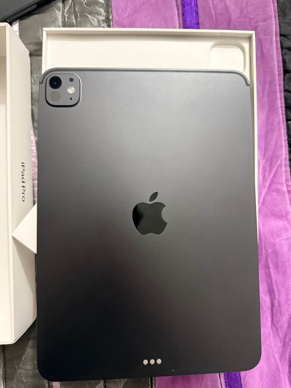ايباد برو M5
 ipad pro m5 11 inch 
ذاكره 256 
بطارية 100‎%‎ 🔋 
مشحون 55 مره بس 
نظافة 100‎%‎ 
داخل الضمان 
نظيف كلش الجهاز 
كامل ملحقات 
مكان كربلاء 
السعره 1350 وبي مجال شي بسيط 
***********
*********** كربلاء, العراق
