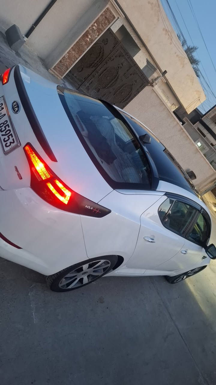 السلام عليكم 
كيا اوبتما خليجي رقم سليمانيه رقم وسنويه جديده 
موديل 2011 فول مواصفات
بنراما بصمه تشغيل بصمه ابواب 
كشنات كهرباء 
كلشي بيها شغال 
مكفوله من الصبغ كفاله عامه 
بيها بارد بصيط جدا 
مكينا وكير شرط ممفتوحه 
مكينه خليجي دوش  مكانها تكريت بيع فقط
وعتذر عن القصط 
السعر 120 وبيها مجال حك الجيا 
***********
