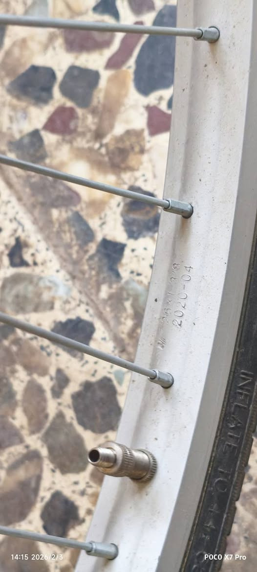 سلام عليكم بايسكل بناتي لون وردي حجم 26 ياباني موديل 2020  انتاج شركه BDللبيع بسعر 155 وبي مجال بسيط

مراسله خاص او على الرقم
*********** عمارة, ميسان
