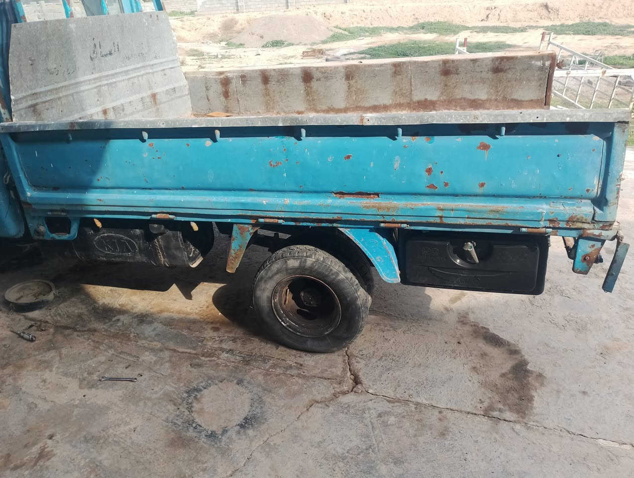 السلام عليكم ورحمة الله وبركاته  صفاحيات كية ٦ جنكال.  + باب ورة  سعرهن ١٢٥ وبيهن مجال بسيط 
ديالى كنعان  
***********
