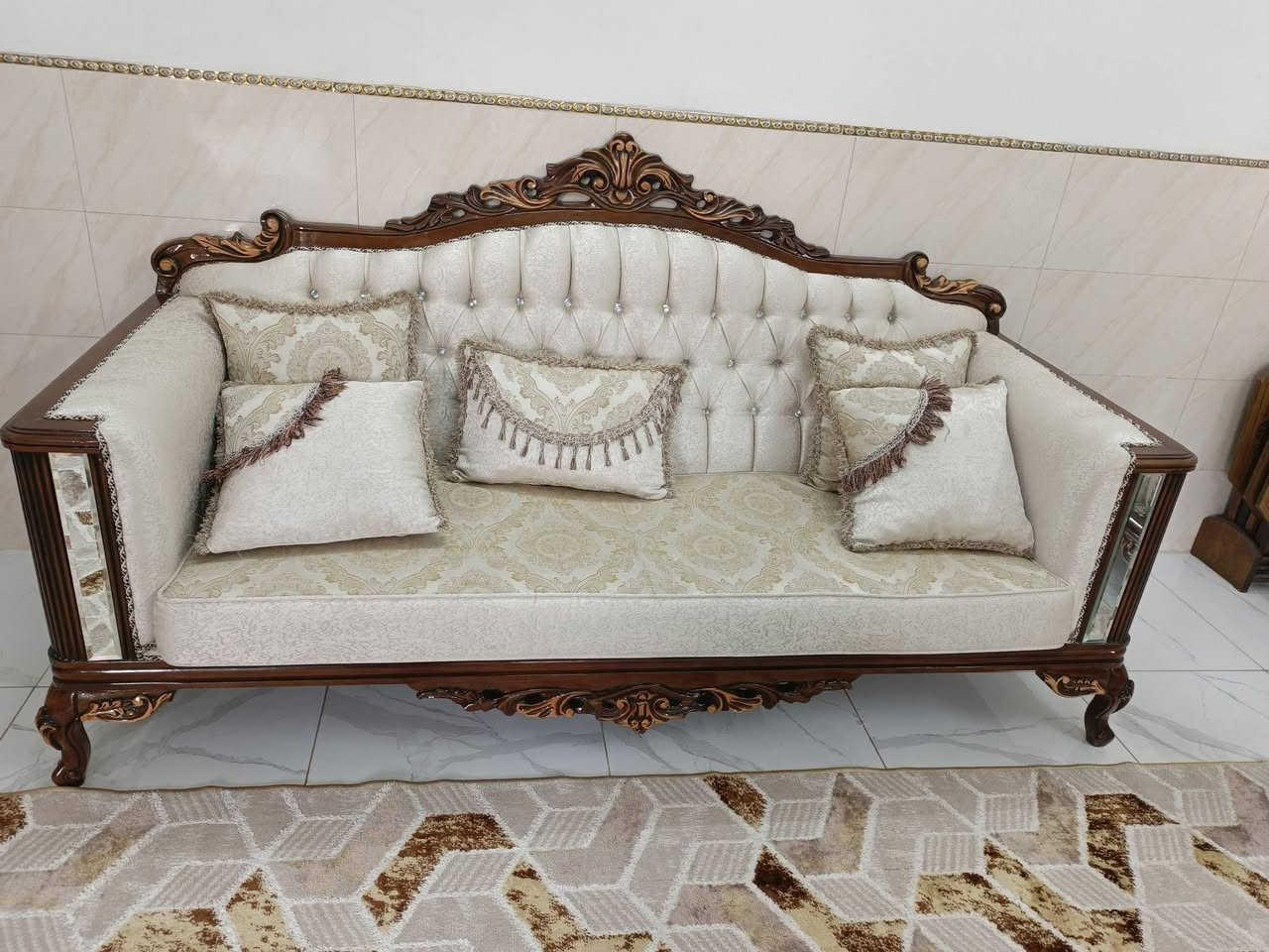 سلام عليكم تخم تركي 10 مقعد ستعمال أقل من شهر ***********
