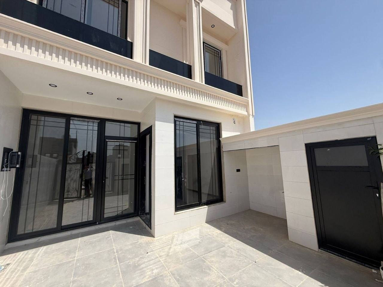 🏠 بيت للبيع في أربيل - 8 حساروك
​فرصة مميزة لامتلاك منزل "زيرو" بتصميم عصري وموقع استراتيجي قرب شارع الكورنيش.
​📍 الموقع:
​8 حساروك، قريب جداً من شارع الكورنيش.
​📐 المساحة والمواصفات:
​المساحة الإجمالية: 250 متر (125 متر + 125 متر).
​الحالة: بناء جديد (زيرو).
​غرف النوم: 4 غرف نوم واسعة.
​الاستقبال: صالة استقبال (هول) وتصميم داخلي مريح.
​المطبخ: مطبخ بنظام (حار + بارد).
​المرافق: كراج للسيارة وموقع متميز.
​💰 السعر:
​8 دفاتر و 10 ورقة ($81,000).سعر وفيديوهات وصور داخل تليكرام 👇
https://t.me/slyman777s/61 
***********
*********** 
https://t.me/slyman777s/61
https://www.facebook.com/share/1BTcB9PE1w/#عقارات_اربيل_عقارات_موصل_عقارات_انبار_عقارات_البصرة_عقارات_كركوك_عقارات_ديالي_لانه_ستي_تكريت #عقارات_سامرا_هفالان_فرمانبران_ستي_كلوبال_ستي #حي_قربو_اشتي_فيلج_هيوا_ستي_اوزال_ستي_اربيل_الجديدة_5حساروك_ازادي_نوي_مارينا_ستي
