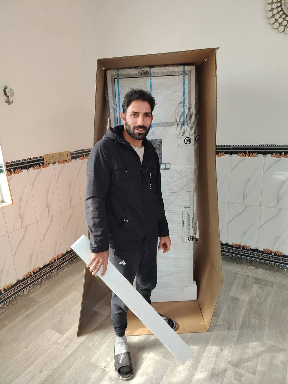 تم بحمد الله فتح وغسل و تنصيب
13 سبلت منطقة رحمانية الشعلة 
12 سبلت منطقة الكاظمية 
11 سبلت منطقة المنصور 
تجهيز وتنصيب سبلت ٣ طن عمودي رويال الرحماني منطقة حي العدل 
حيدر الشمري دقة بالمواعيد سرعة الانجاز
مستعدون لتجهيز وتنصيب وصيانة اجهزة التكييف والتبريد(سبلت _مكيف هواء _ ثلاجة)
***********
***********
